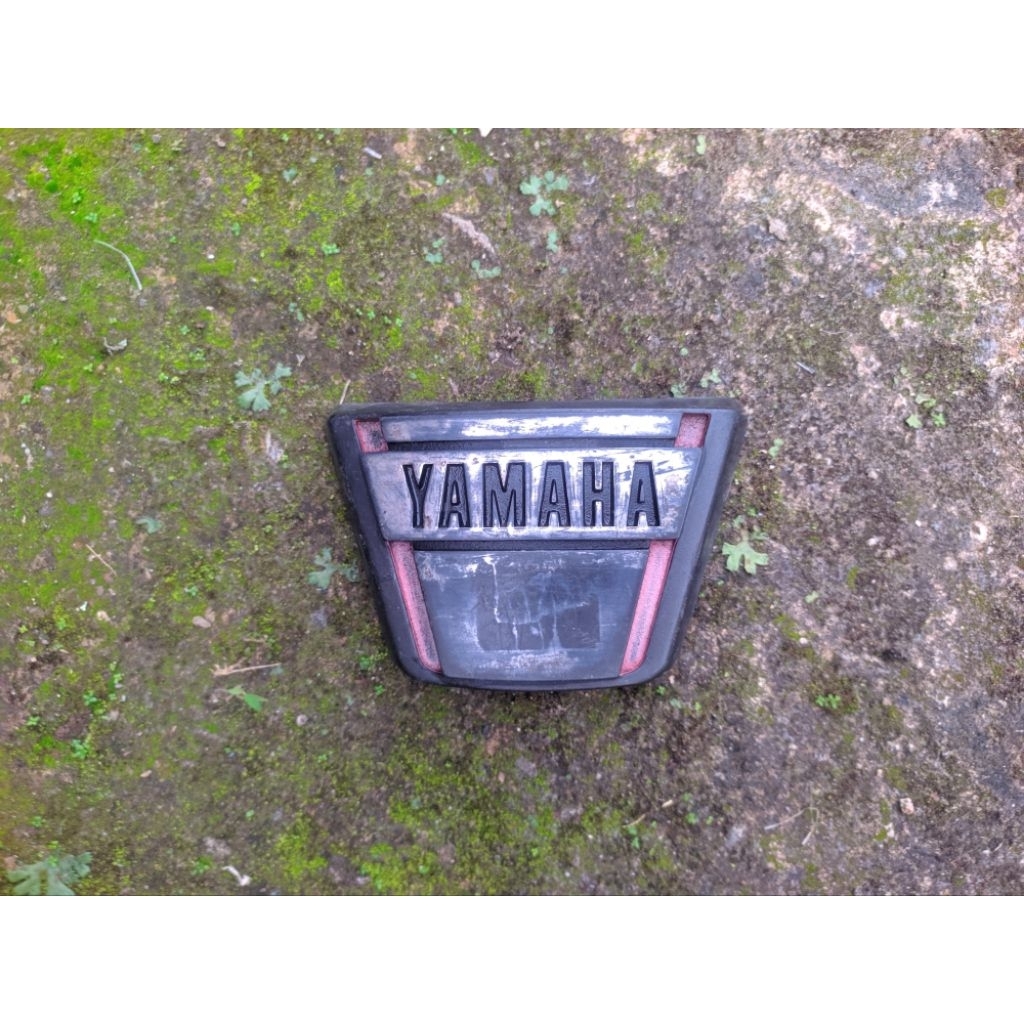 Emblem Panel Dasi Yamaha Force 1 Yamaha Fiz Original