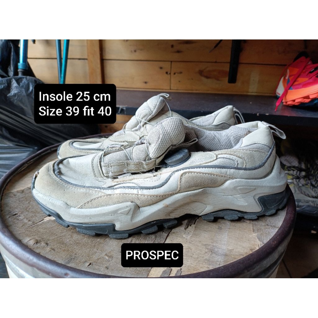 sepatu gunung second boa size 40
