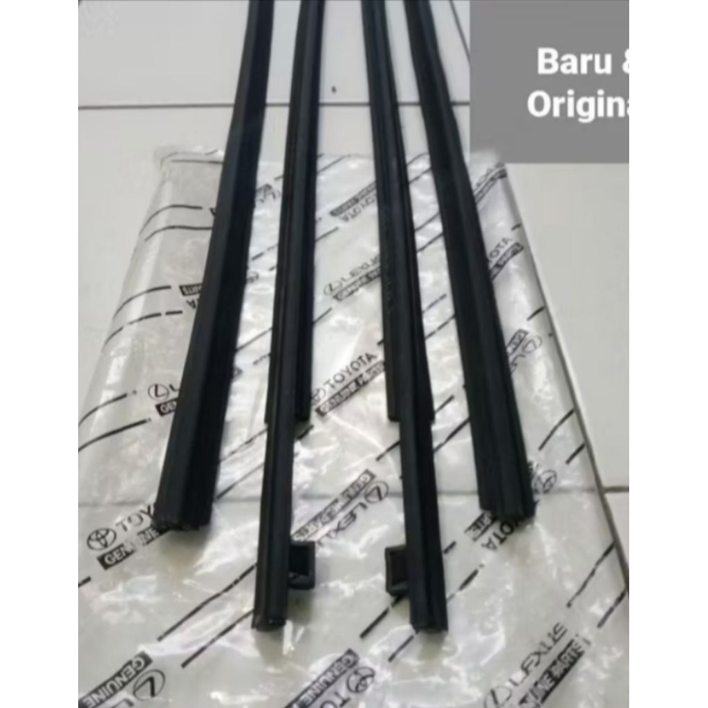 pelipit kaca mobil avanza 2004-2013 hitam