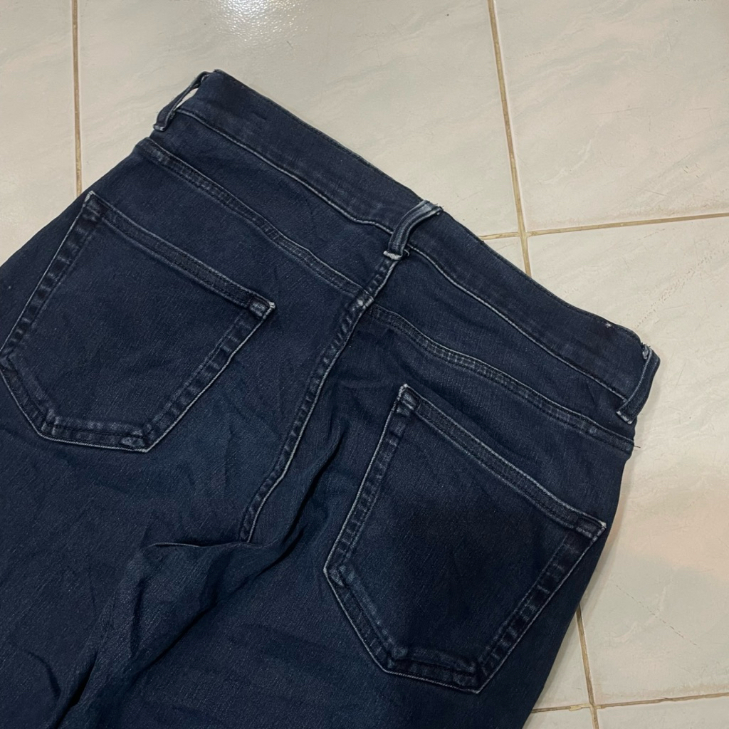 Celana Panjang Jeans Pria Cowok Slim Fit Bahan Soft Jeans Brand UNIQLO Original