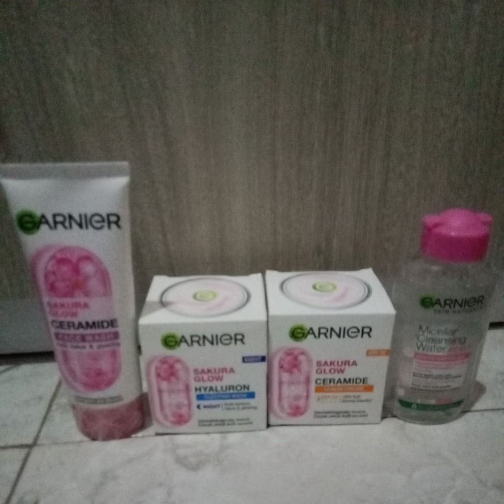 (promo...) 4in1 garnier sakura glow skin barrier complete set untuk glowing maksimal, Day cream 50gr
