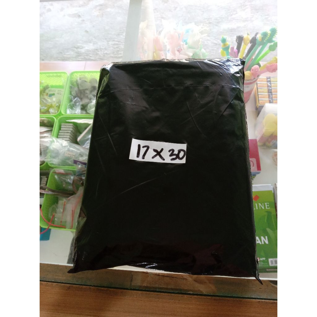 

Plastik packing polymailer hitam termurah