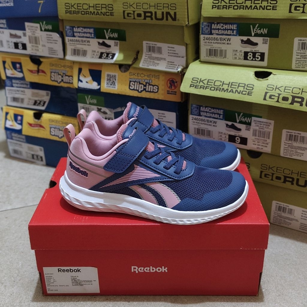 sepatu anak perempuan reebok runner 5