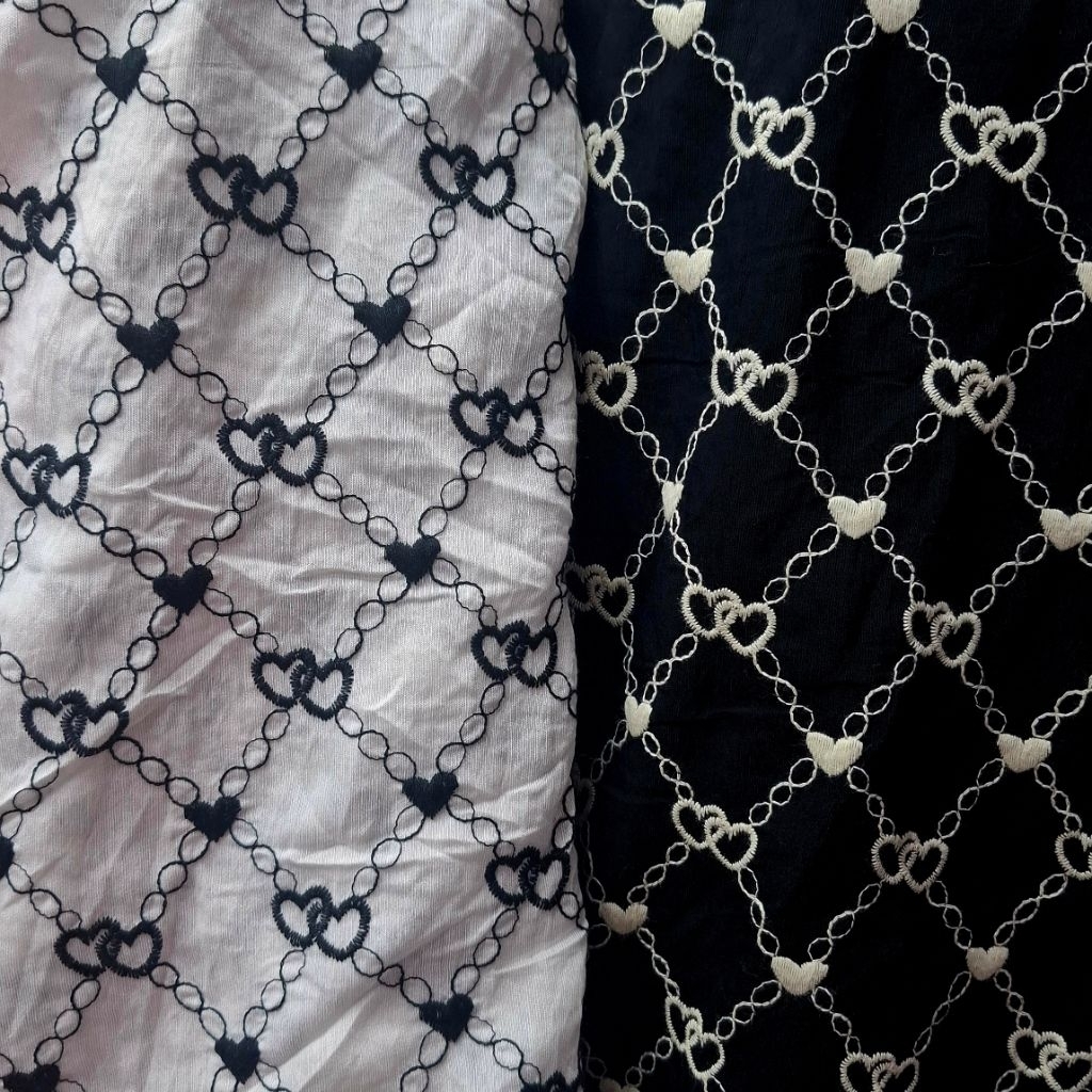 KAIN METERAN KATUN BORDIR HITAM PUTIH LOVE RANTAI GARMENT