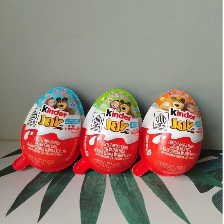 

Kinder Joy / Coklat Kinder Joy Murah Gratis Mainan / Kinder Joy Varian Masha And The Bear