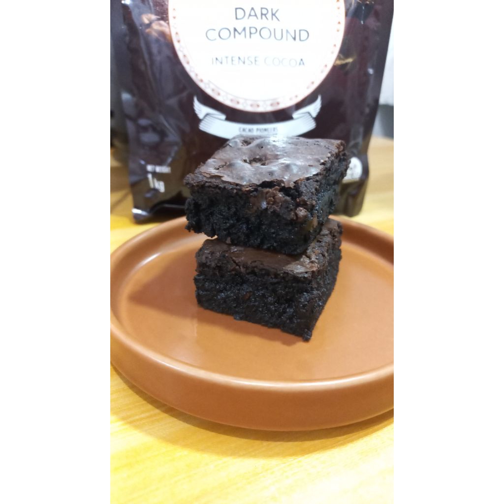 

Fudgy Chewy Brownies Premium 20x10