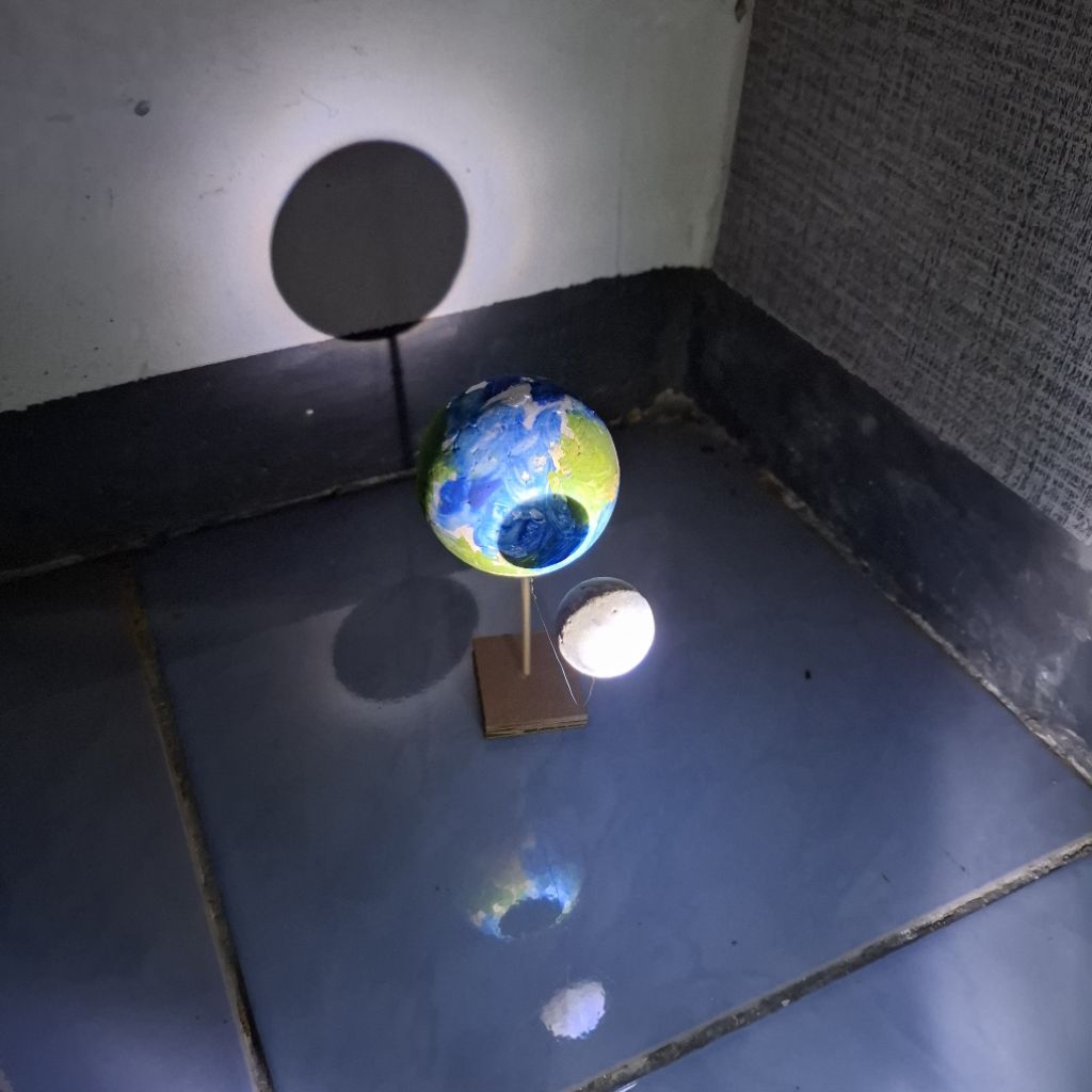 Alat Peraga Praktek Gerhana Bulan dan Gerhana Matahari Maket Gerhana dari Styrofoam