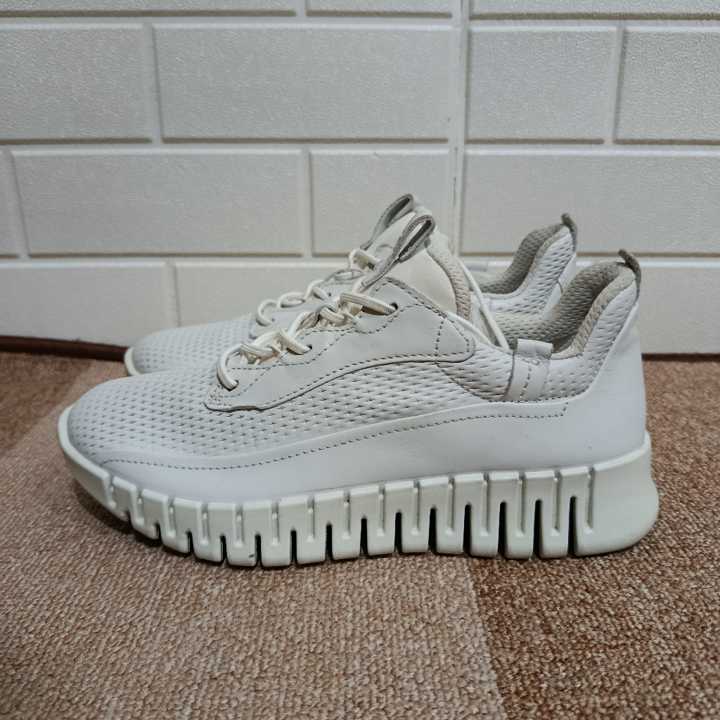Sepatu Ecco Gruuv Women's Leather Sneakers White Sepatu Daily Wanita