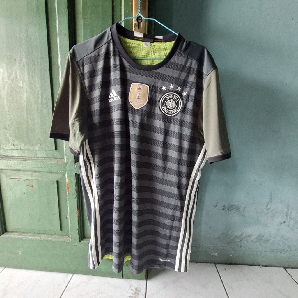 Jerman 2016 Away. Original. BNWT. Size L. Jersey 2 sisi dalam dan sisi luar (bolak-balik)