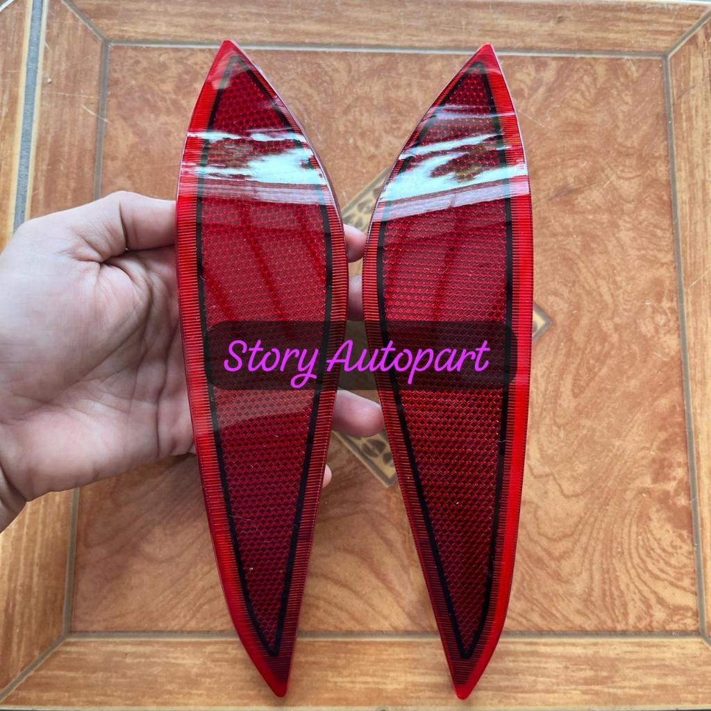 lampu reflektor mata kucing  bemper belakang rush terios 2018 - 2024