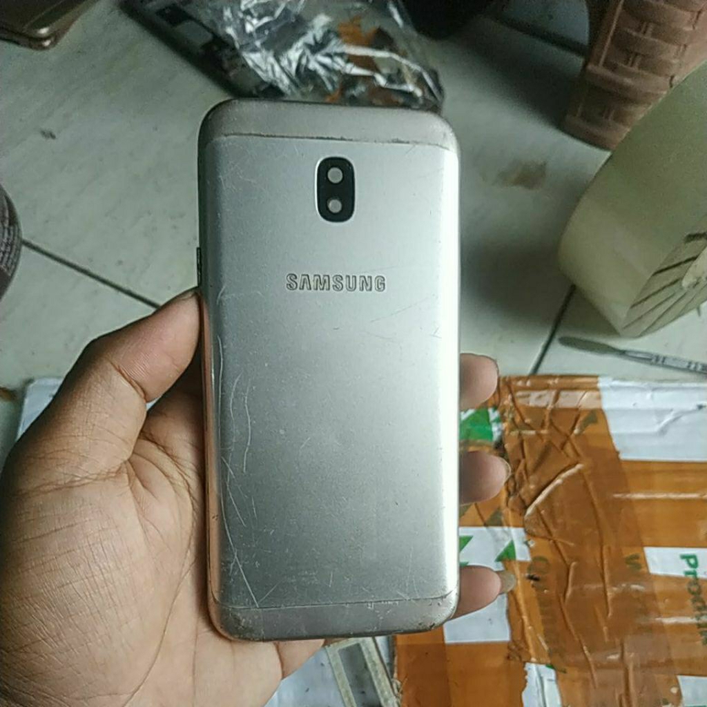 backdoor bekas Samsung j3 pro,kurang tombol