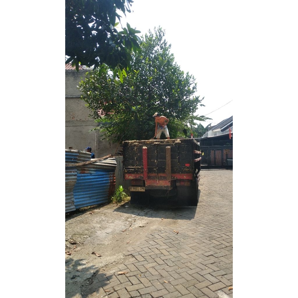 Batu split 1truk colt disel 6m³