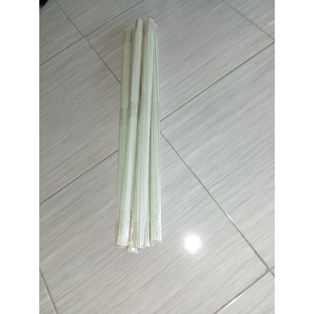 jeruji fiber putih susu setik ukuran 2,2mm panjang 60cm (isi 20 batang)