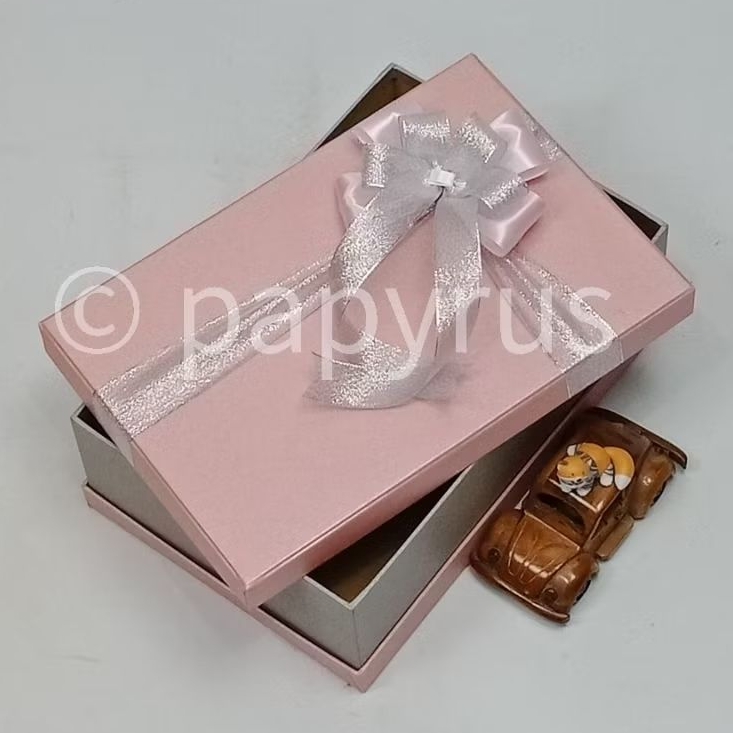 

PAPYRUS Sandwich 20x30 Tinggi 8cm Kotak Kado Gift Box Hardbox Hampers V3