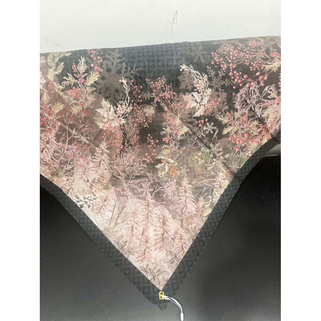 Buttonscarves  Holiday Hitam BS bukan mono bj tapis slip on Rare New as is mono bs