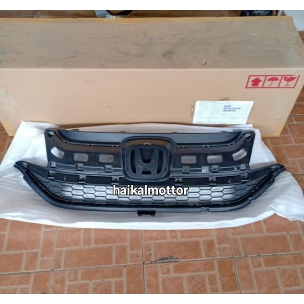 Base grill depan honda brv BRV 2016-2018 part original
