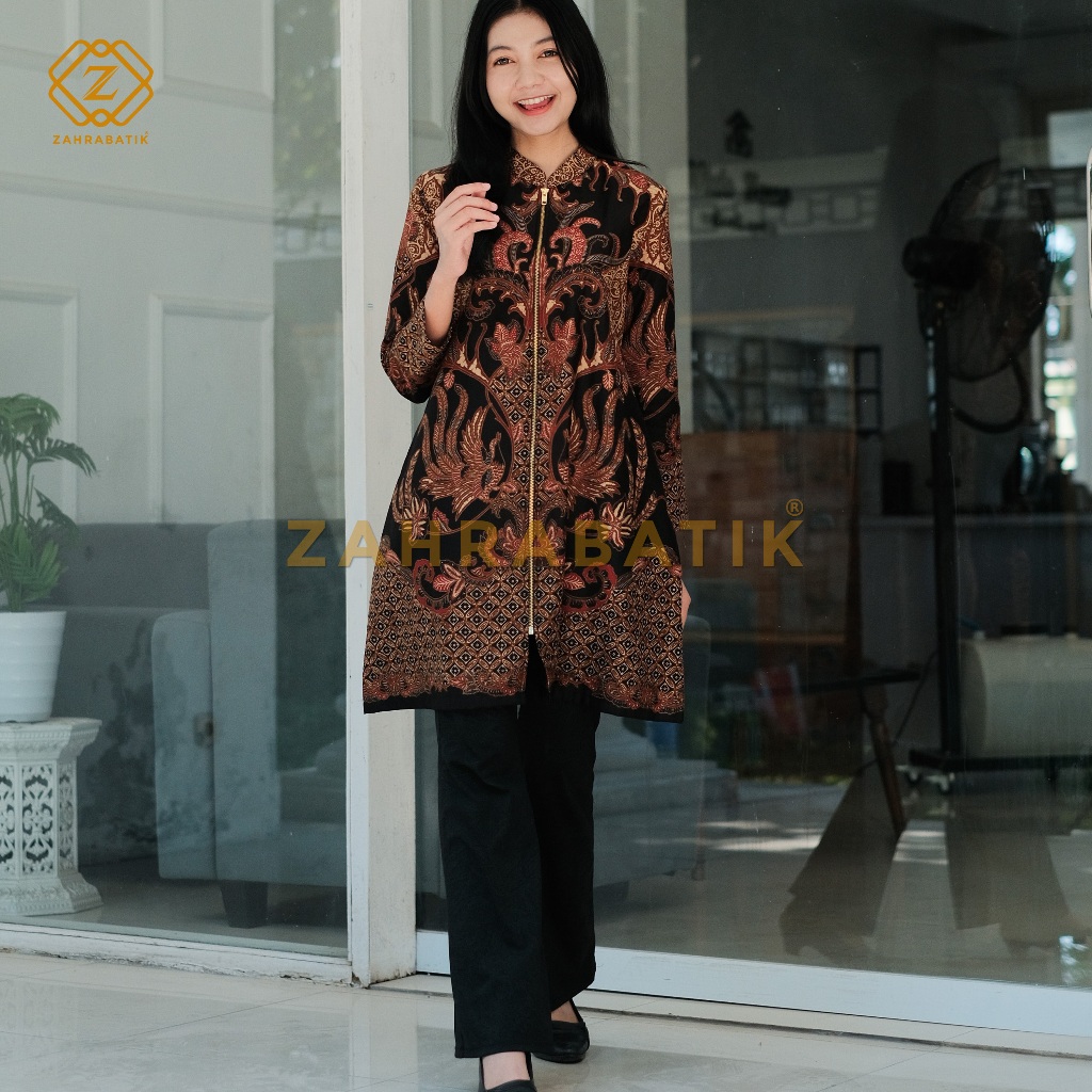 Batik Zahra-Tunik Wanita-Motif Antasena Warna Hitam kombinasi merah