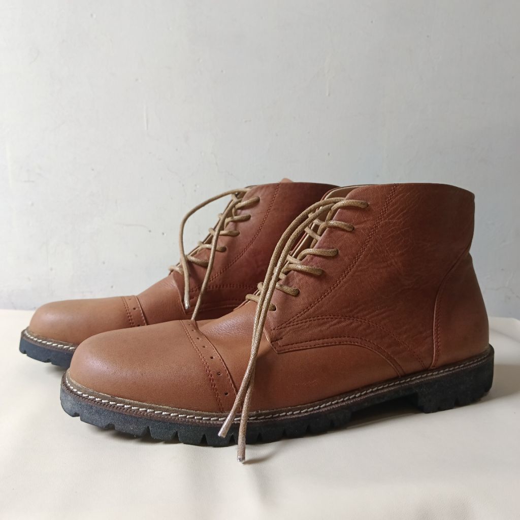 Sepatu kulit uniseks pria wanita bahan kulit sepatu kulit magetan