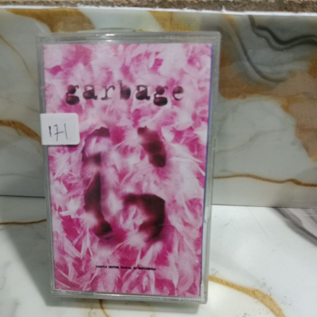 kaset pita Garbage- Garbage