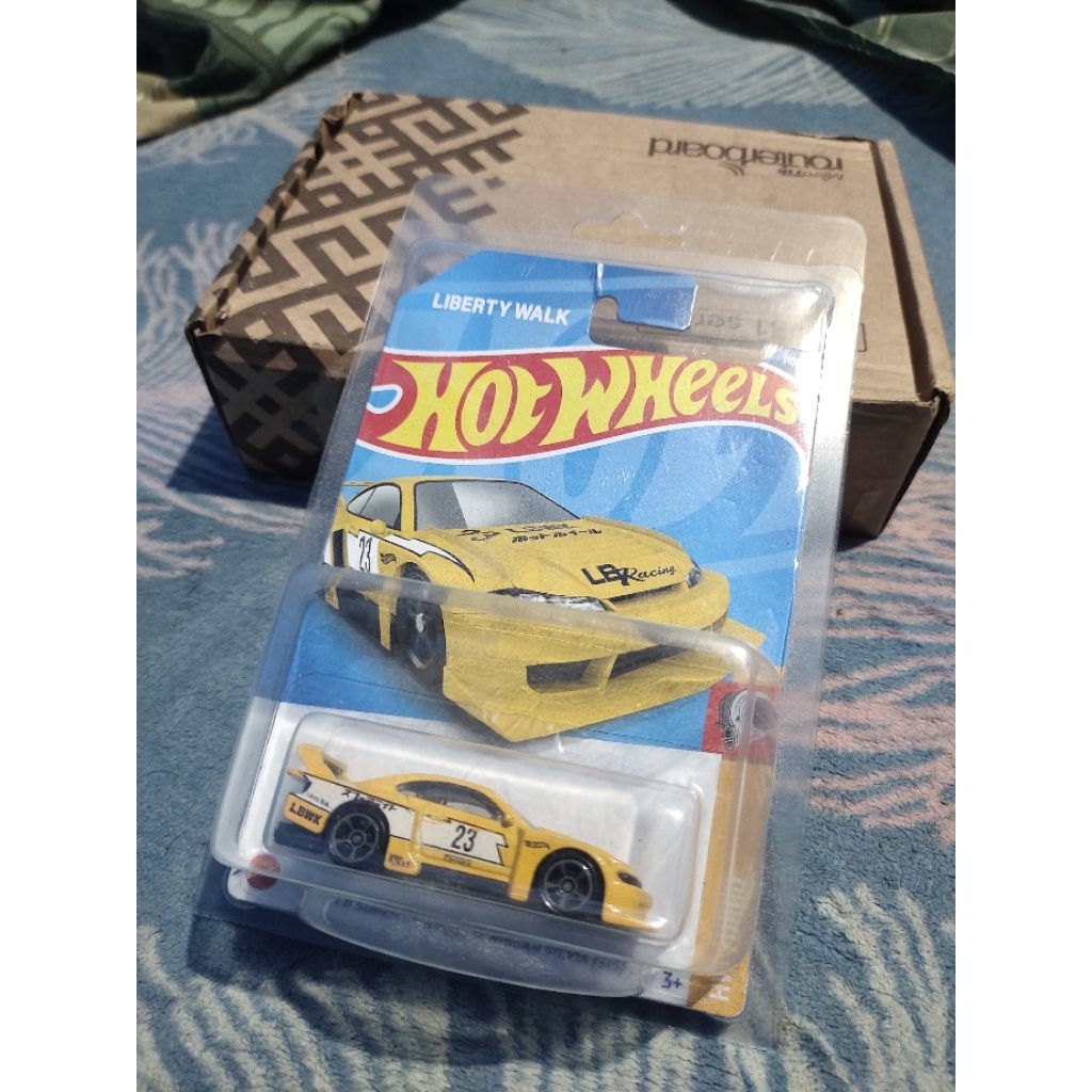 hotwheels lbwk kuning