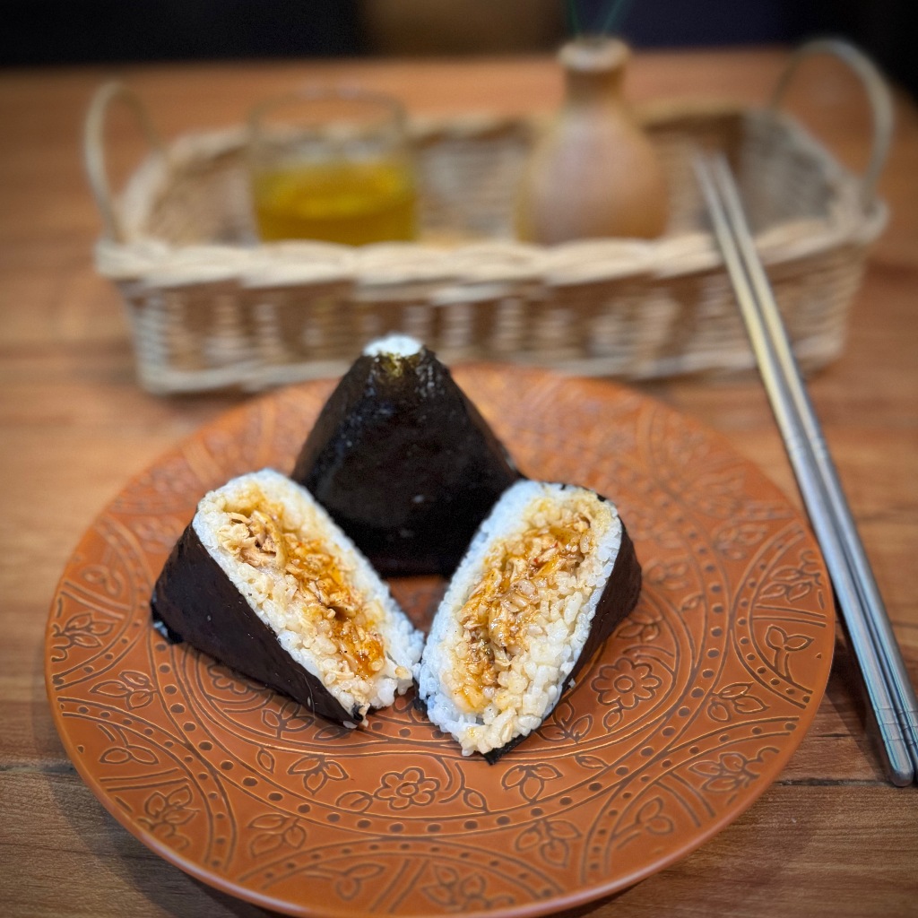 

Samgak Kimbab Onigiri Chicken Barbeque