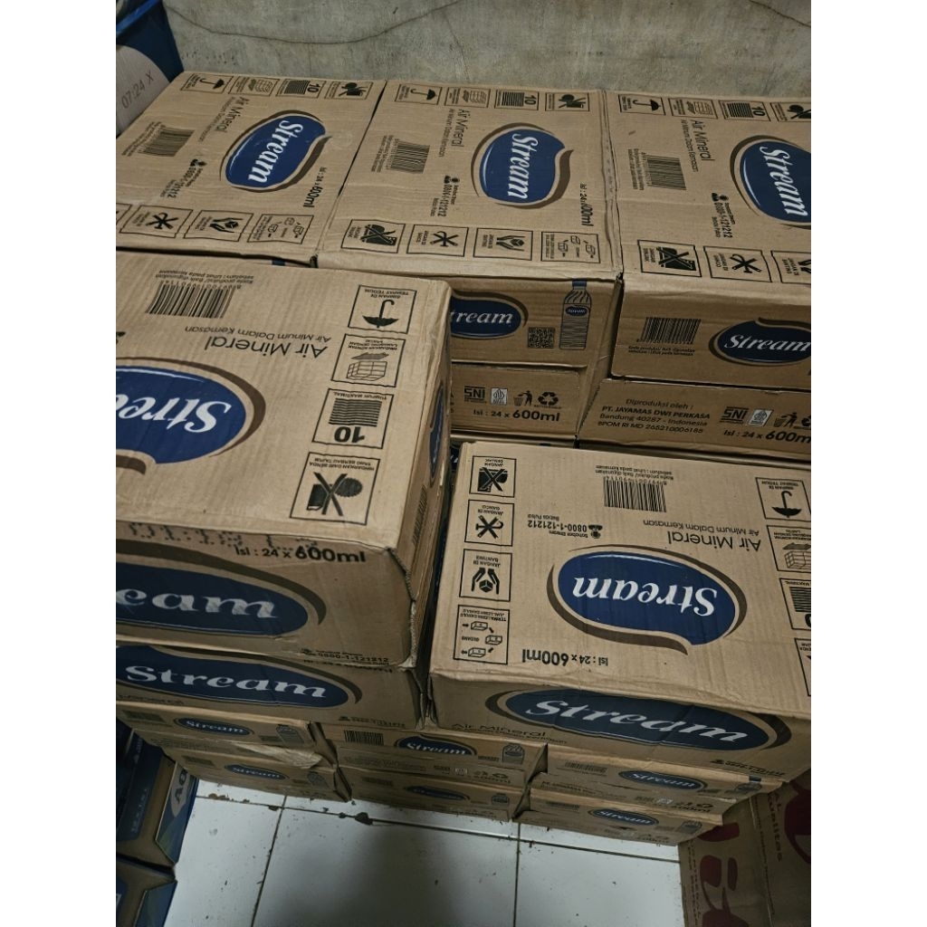 STREAM BOTOL 600ml 1 DUS (24 botol)