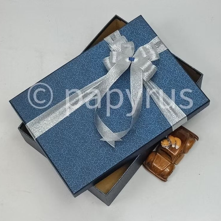 

PAPYRUS 25x35 Tinggi 5cm Kotak Kado Gift Box Hardbox Hampers Hadiah V1