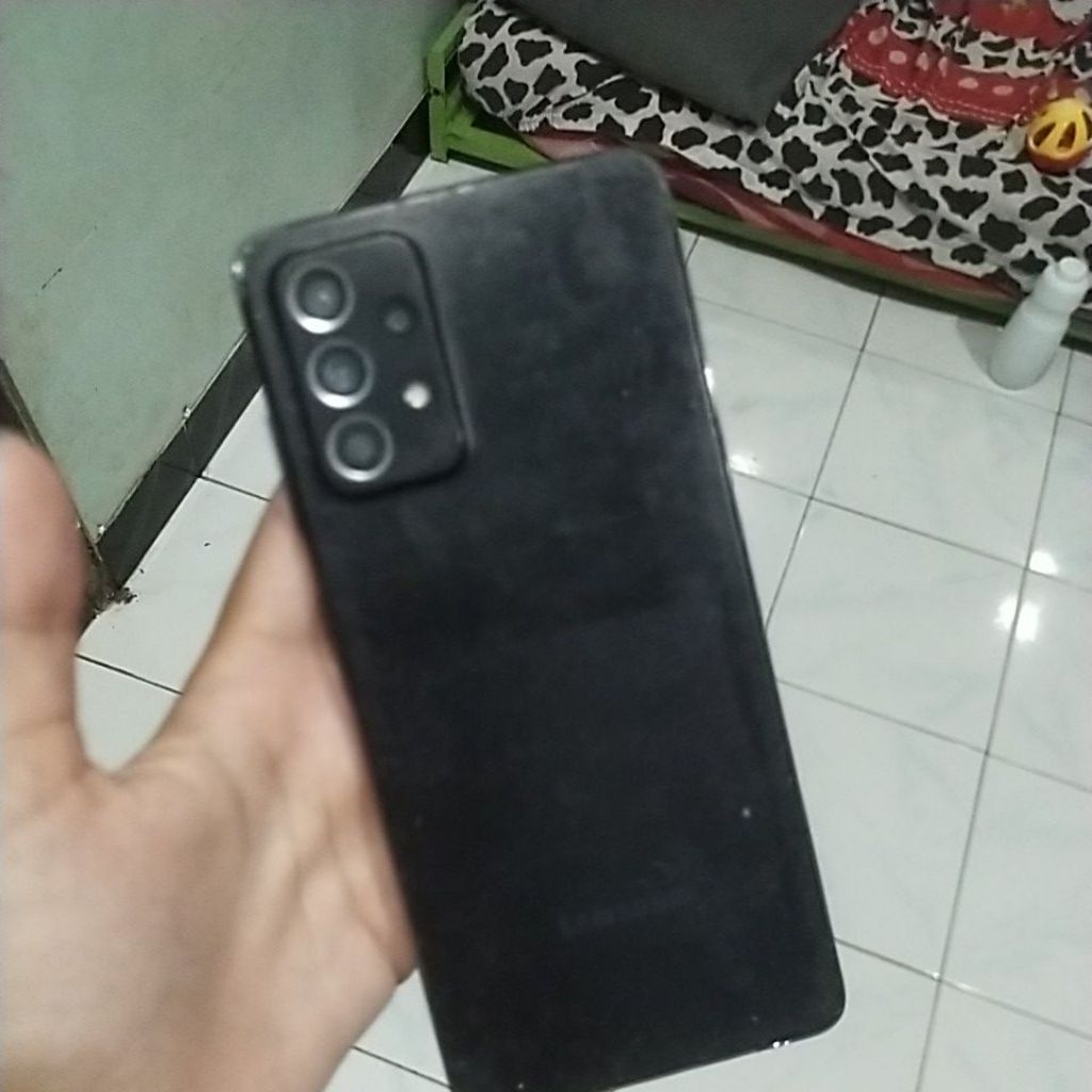 SAMSUNG A72 SECOND