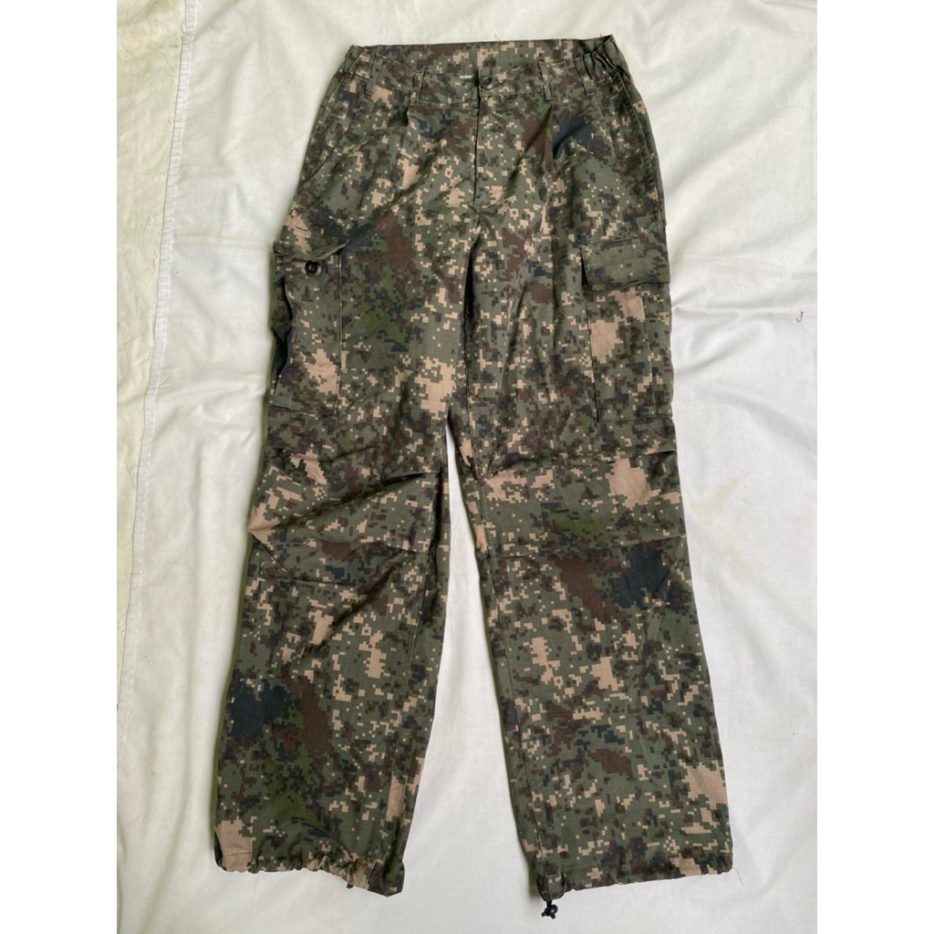 Celana Kargo Trousers Camo Loreng Digital Granit ROKA Korea Army Like New (57)