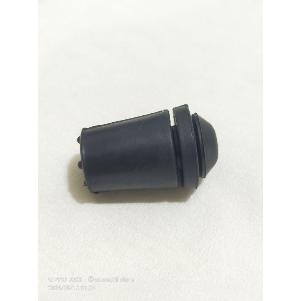 Karet Tahanan Pintu Bagasi / Stopper Pintu Bagasi Avanza Xenia Innova Original