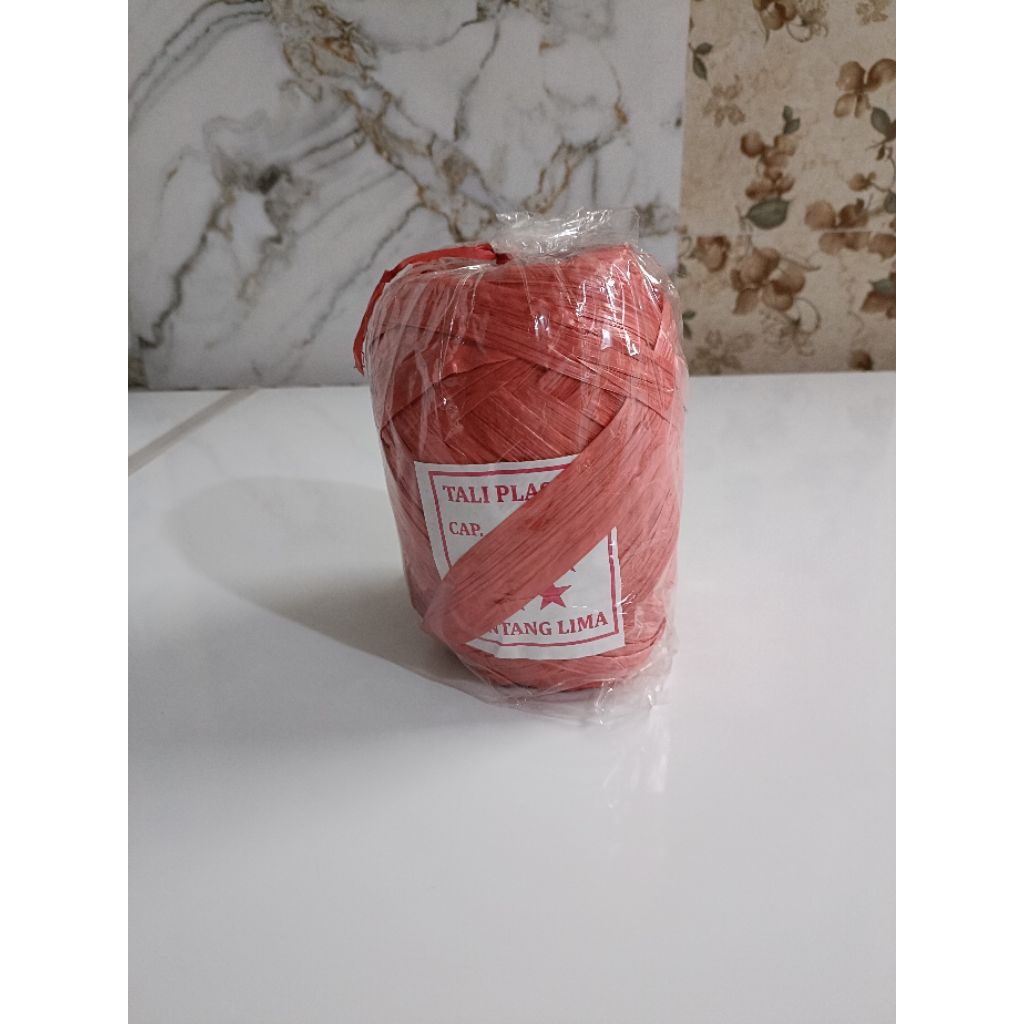 

tali rafia / tali plastik 1/4 kg