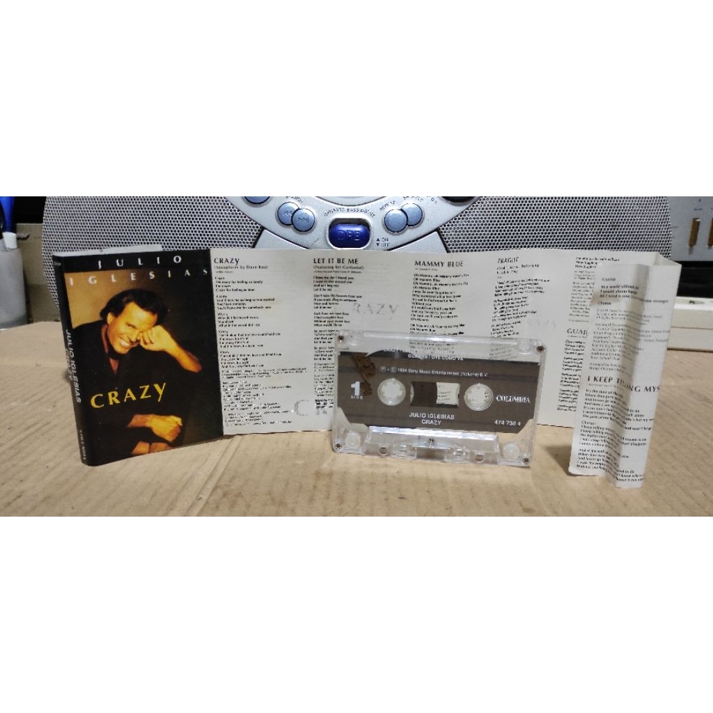 kaset pita Julio Iglesias Crazy