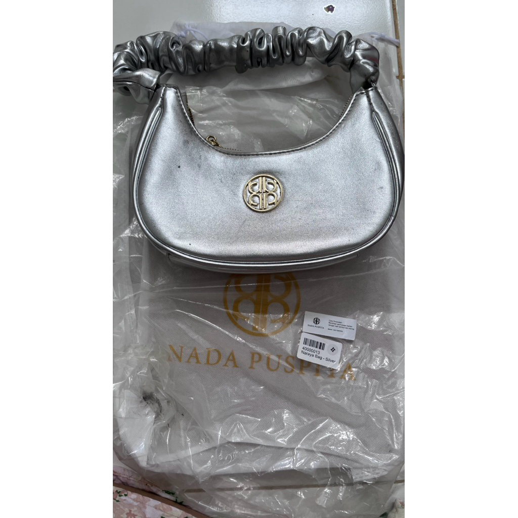 Preloved Naraya Bag Silver by Nada Puspita