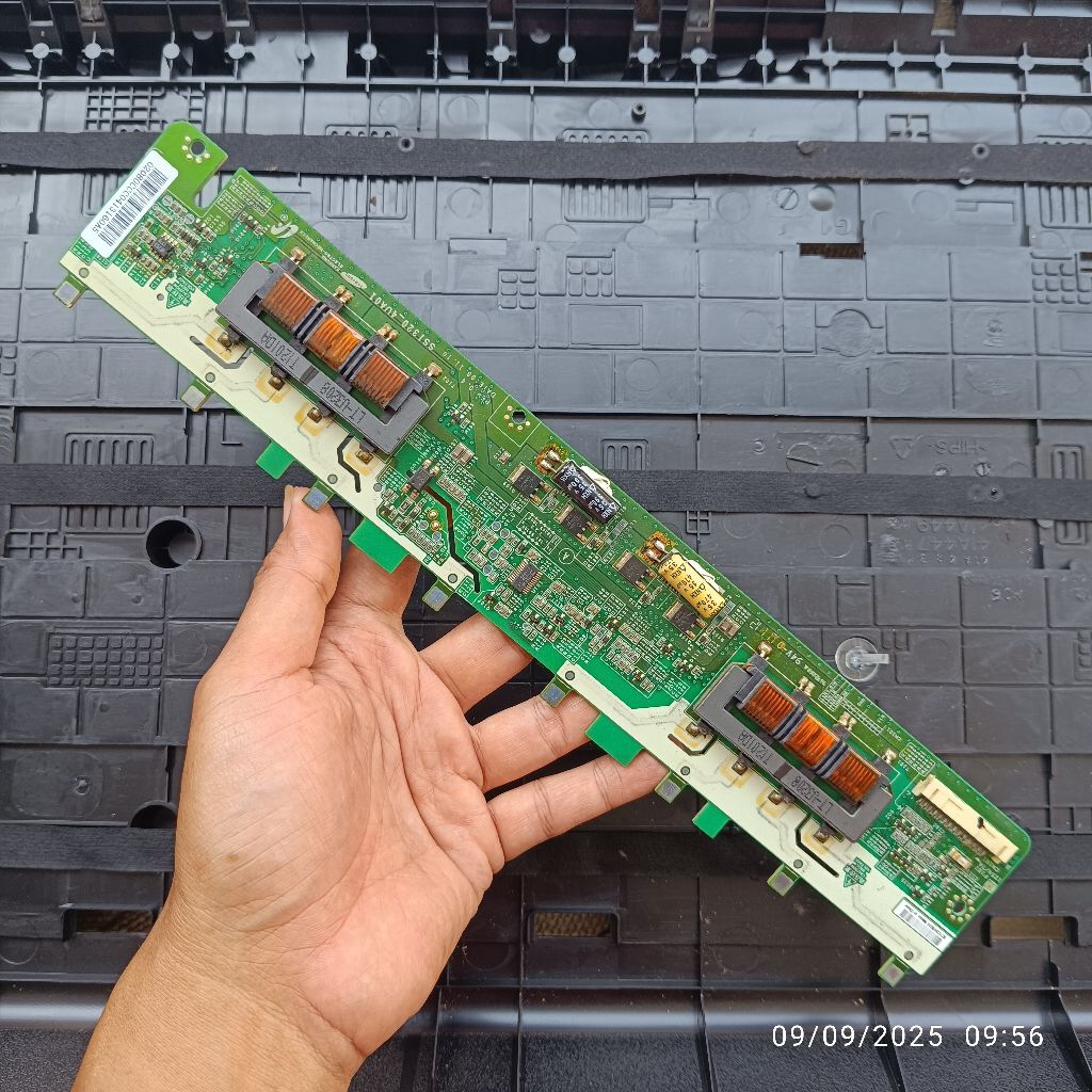 mainbord inverter backlight asli cabutan led tv televisi POLYTRON PLM 32M22 PLM32M22 normal