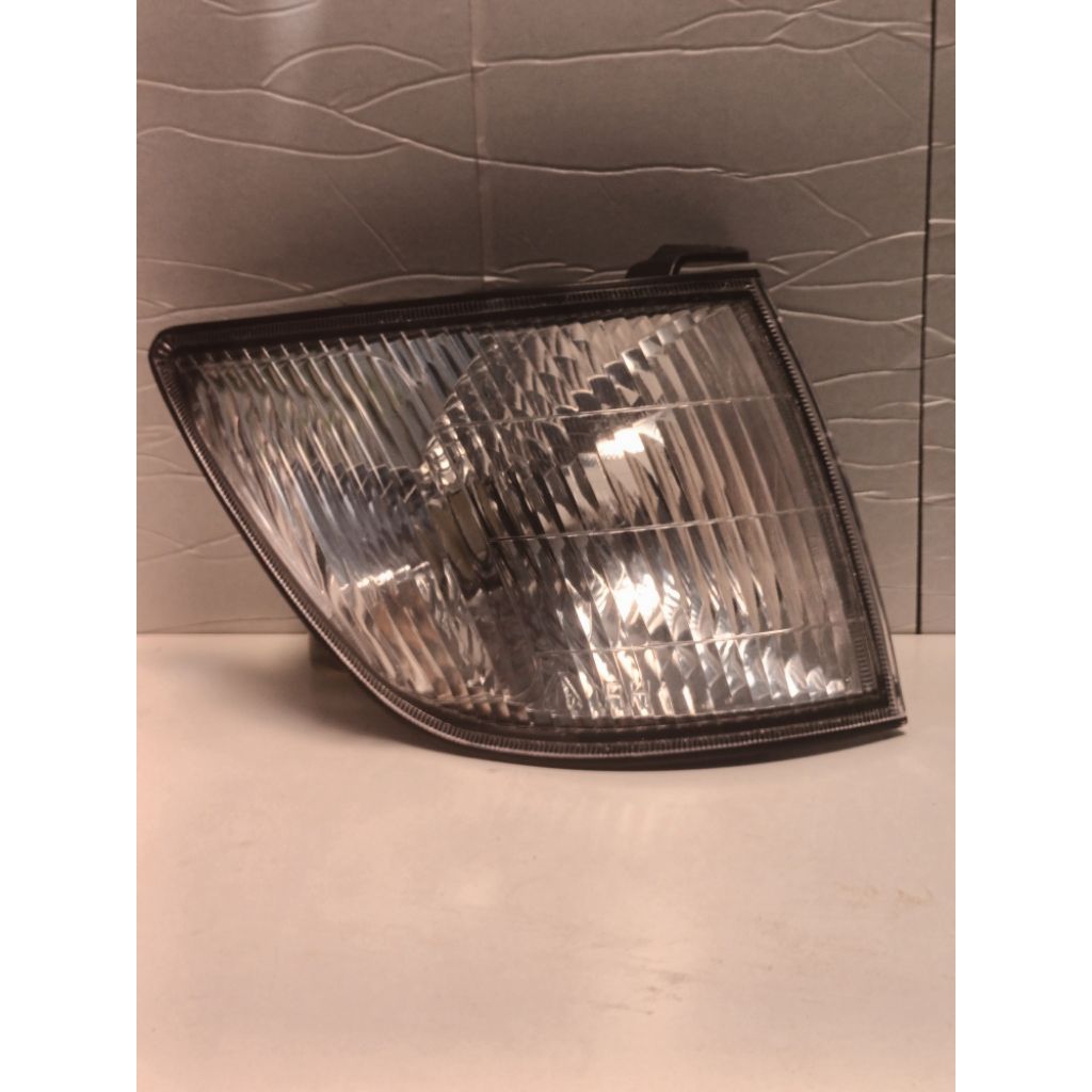 lampu sein depan isuzu panther touring 2008_2010_ 2013 bagian sisi kanan