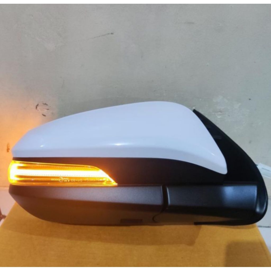 Kaca spion mobil toyota new fortuner vrz / Hilux tahun 2017 2018 2019 2020 2021 2022 2023 2024 2025 