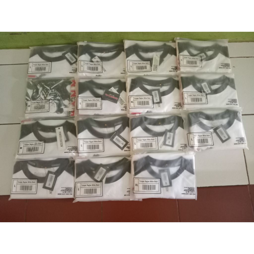 GEOFF MAX X IRON MAIDEN- RAGLAN TROOPER WHITE BLACK 15 pcs