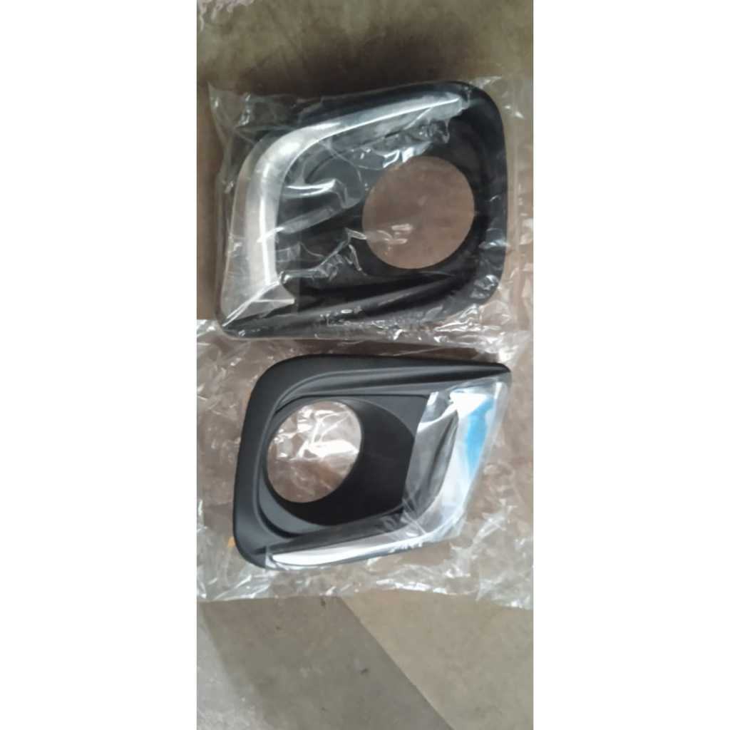 Cover Foglamp Kanan Dan Kiri Toyota Yaris Tahun  2012 / PZ049-0D503-TM