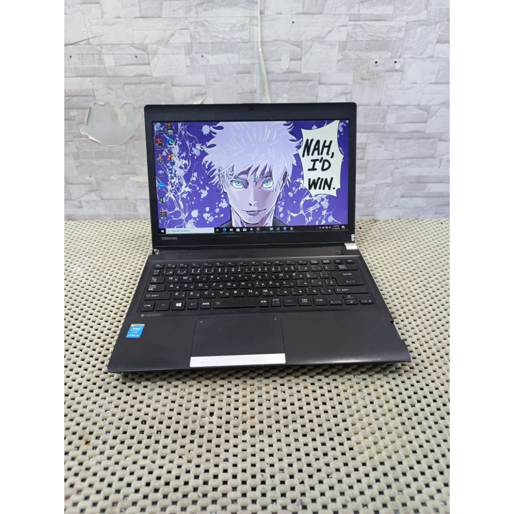 Toshiba dynabook core i3 Ram 4 ssd 128 dijual seadanya