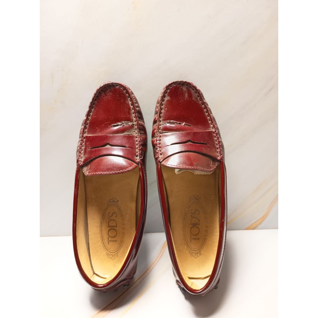 Tod's red / burgundy loafer - Sepatu wanita