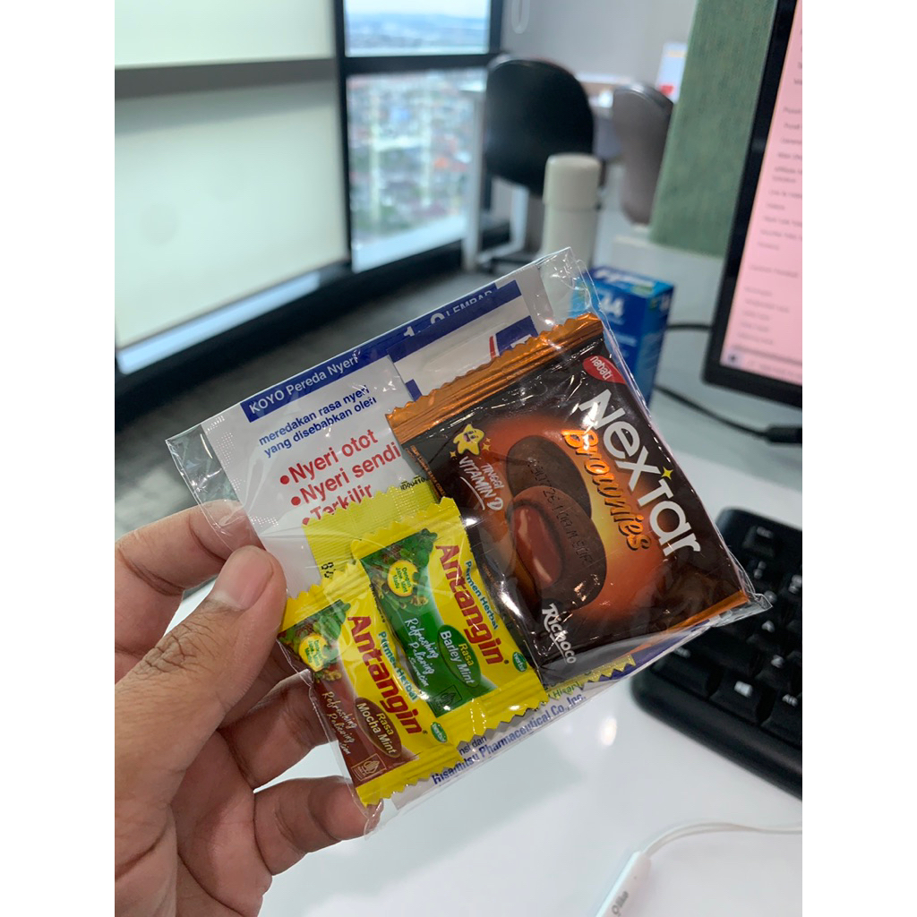 

Hamppers Jompo hadiah Sehat Vitamin C Antangin Koyo snack