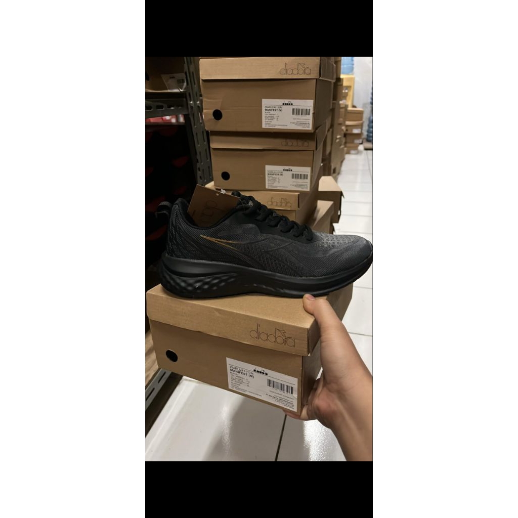 Diadora Manifest Black BNIB Original Resmi Store