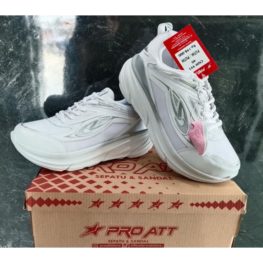 sepatu putih pro ATT
