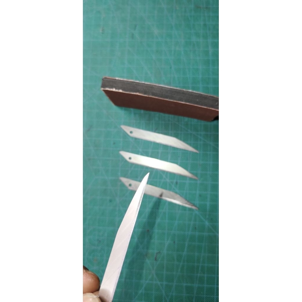 

pisau ukir 4 pcs dan asahan