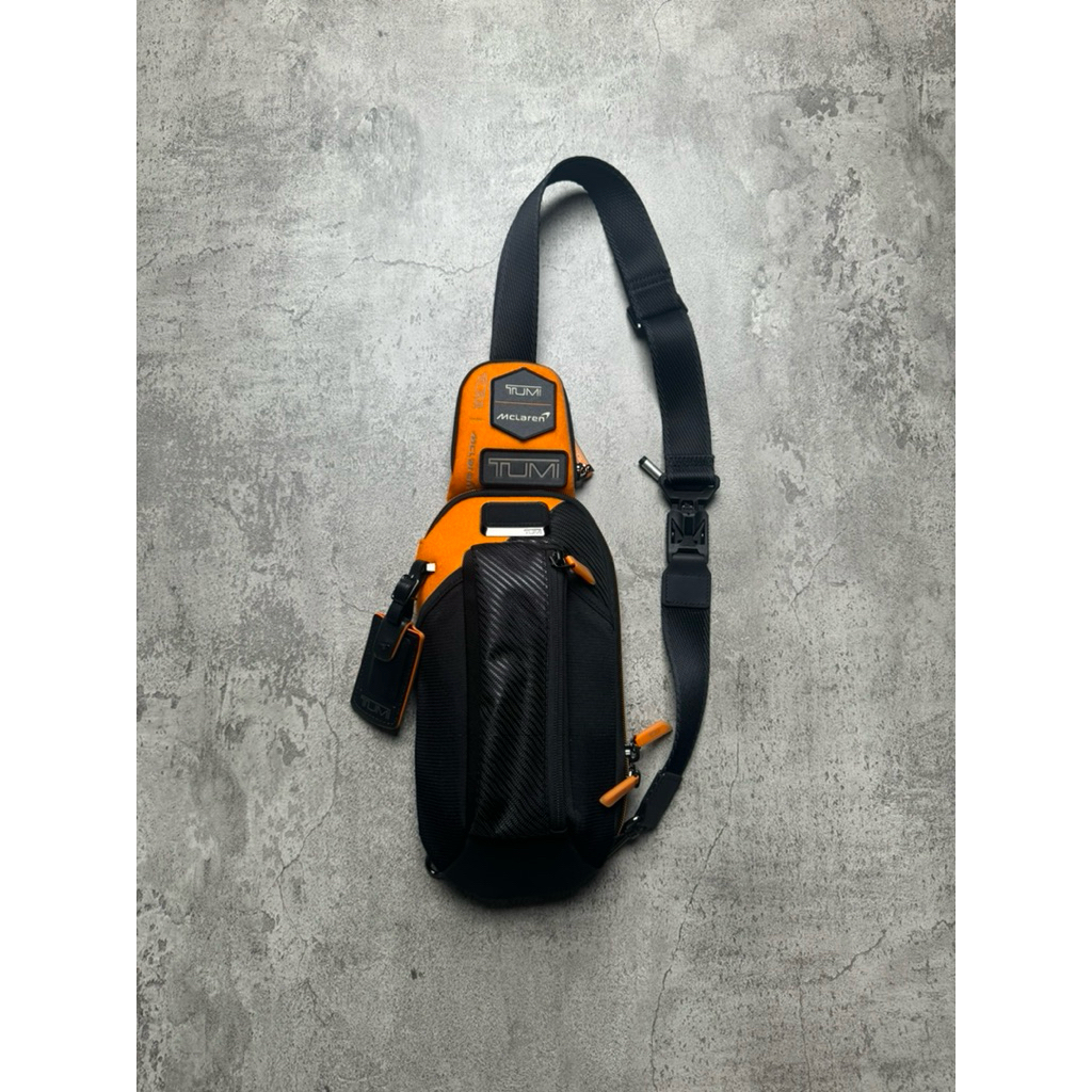 tumi mc laren esports dwonforce sling authentic