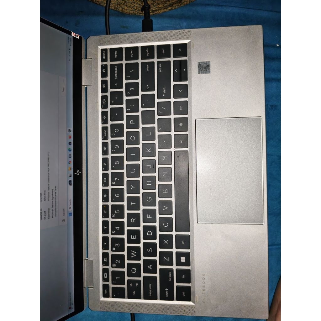 Laptop elitebook x360 1040 g7 i7 pro 16/512 mulus kelengkapan charger sama tas minus tombol klik kan
