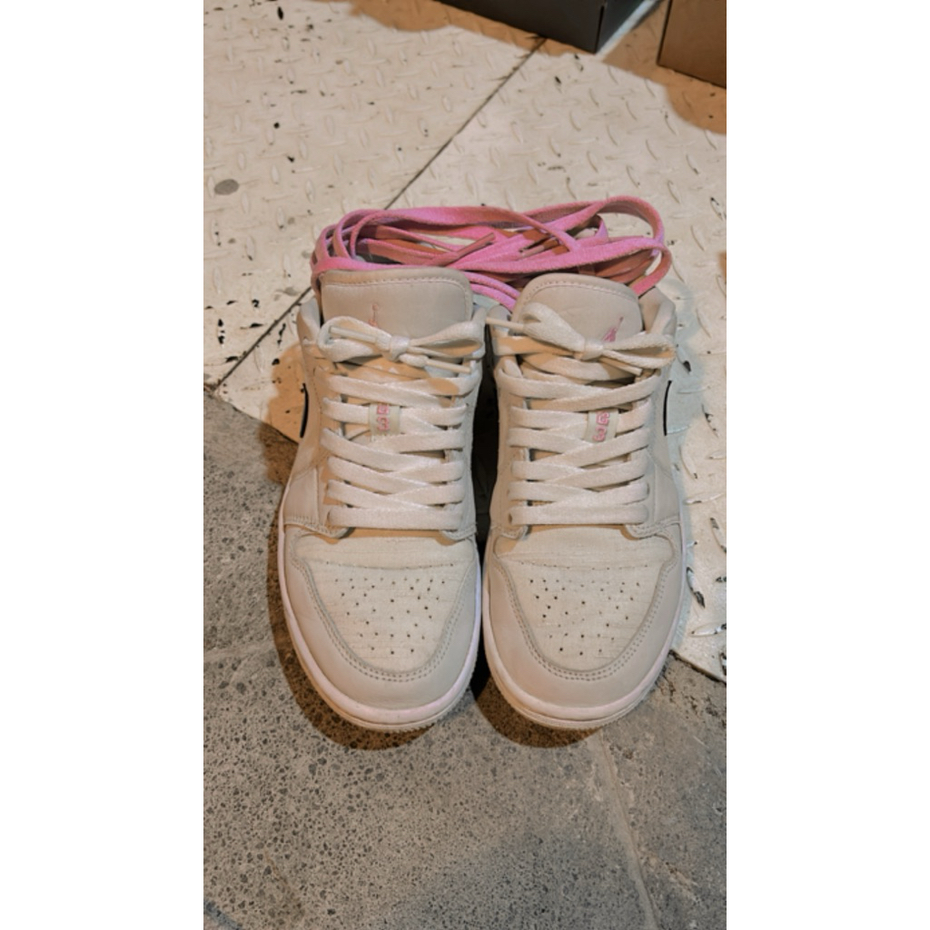 WMNS Air Jordan 1 Low SE