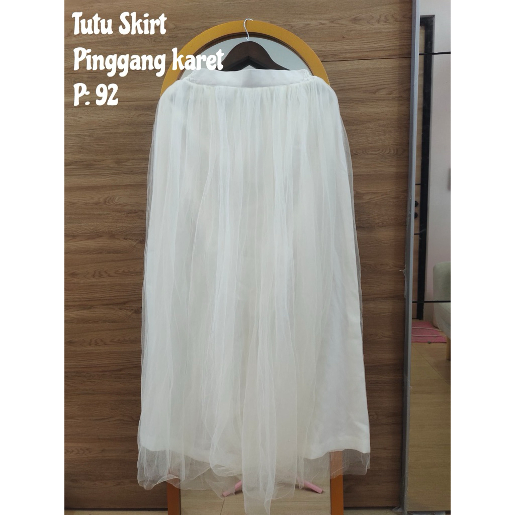 Rok Tutu Putih