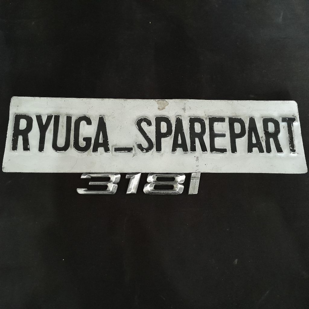 Emblem Letter Bagasi 318i Original BMW E46