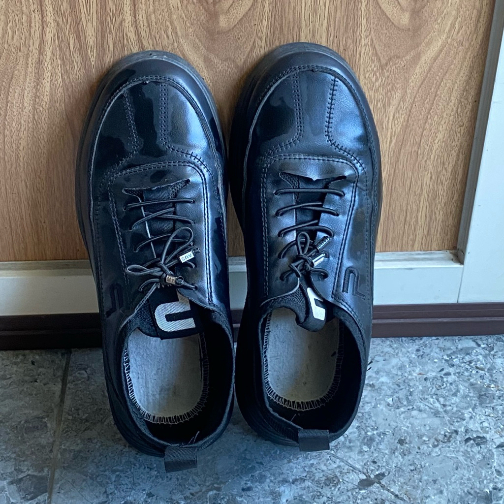 •preloved•Sepatu Casual Paulmay